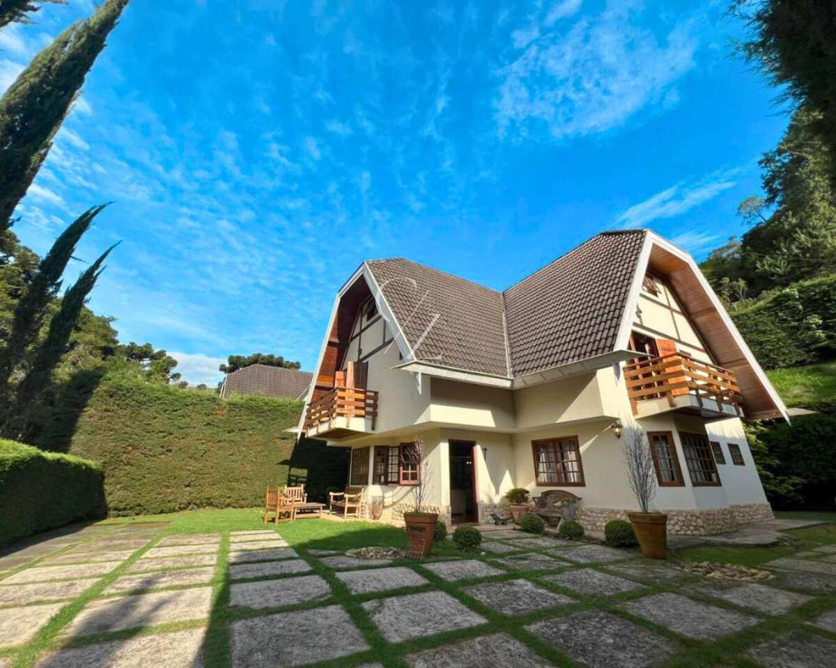 Casa para Locação em Campos do Jordão com 3 Dormitórios em condomínio